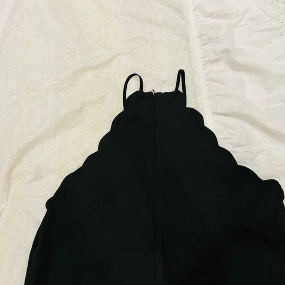 Black halter neck dress - Picture 10 of 10